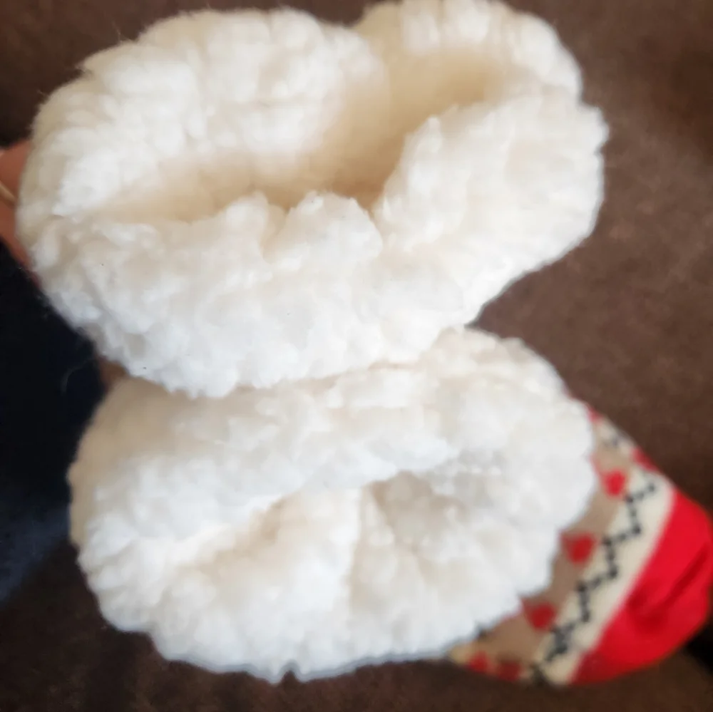 Holiday Slipper Socks With Grippers NWOT
